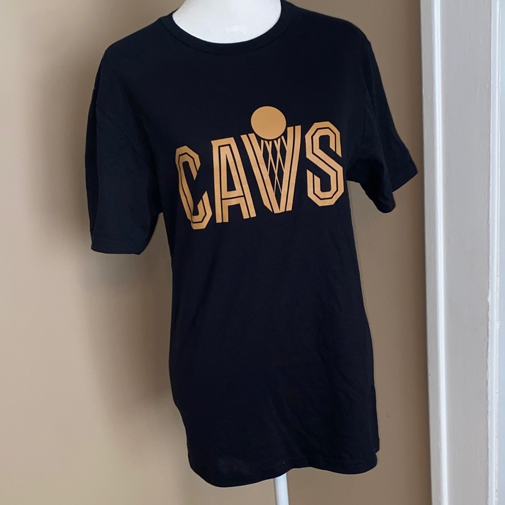 NWOT CAVS Basketball Beer Tee Womens S